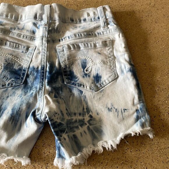 Justice bleach dyed deconstructed cutoff jean shorts - Picture 6 of 13